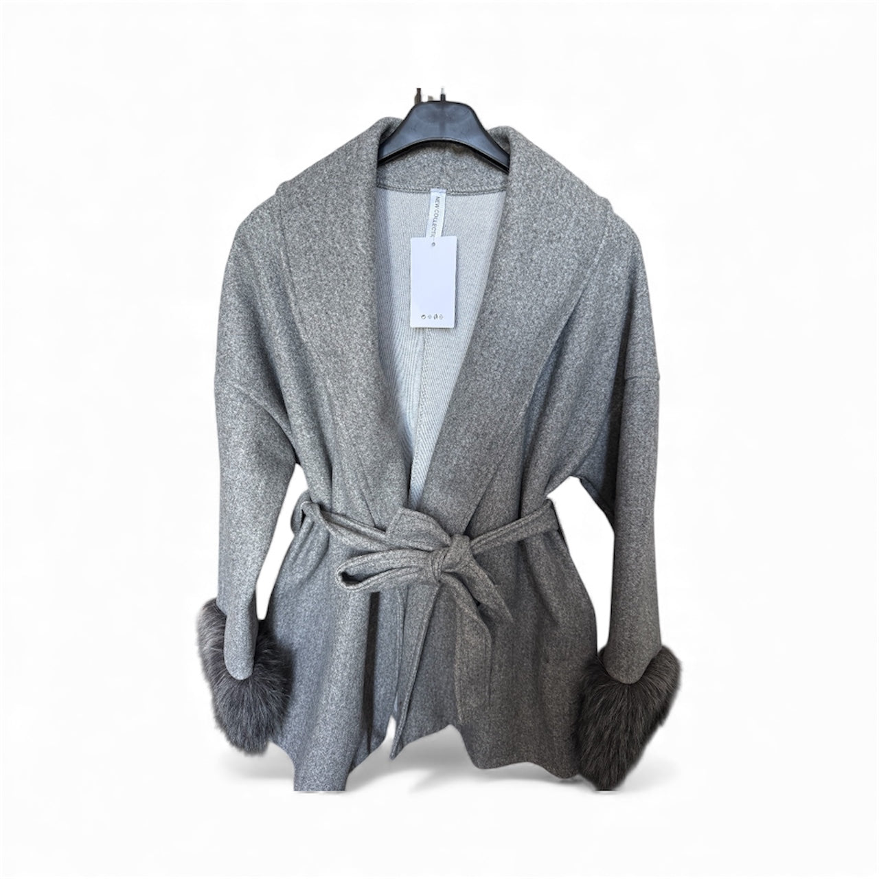 Manteau Ceinturé avec Fourrure aux Manches – Élégance & Confort