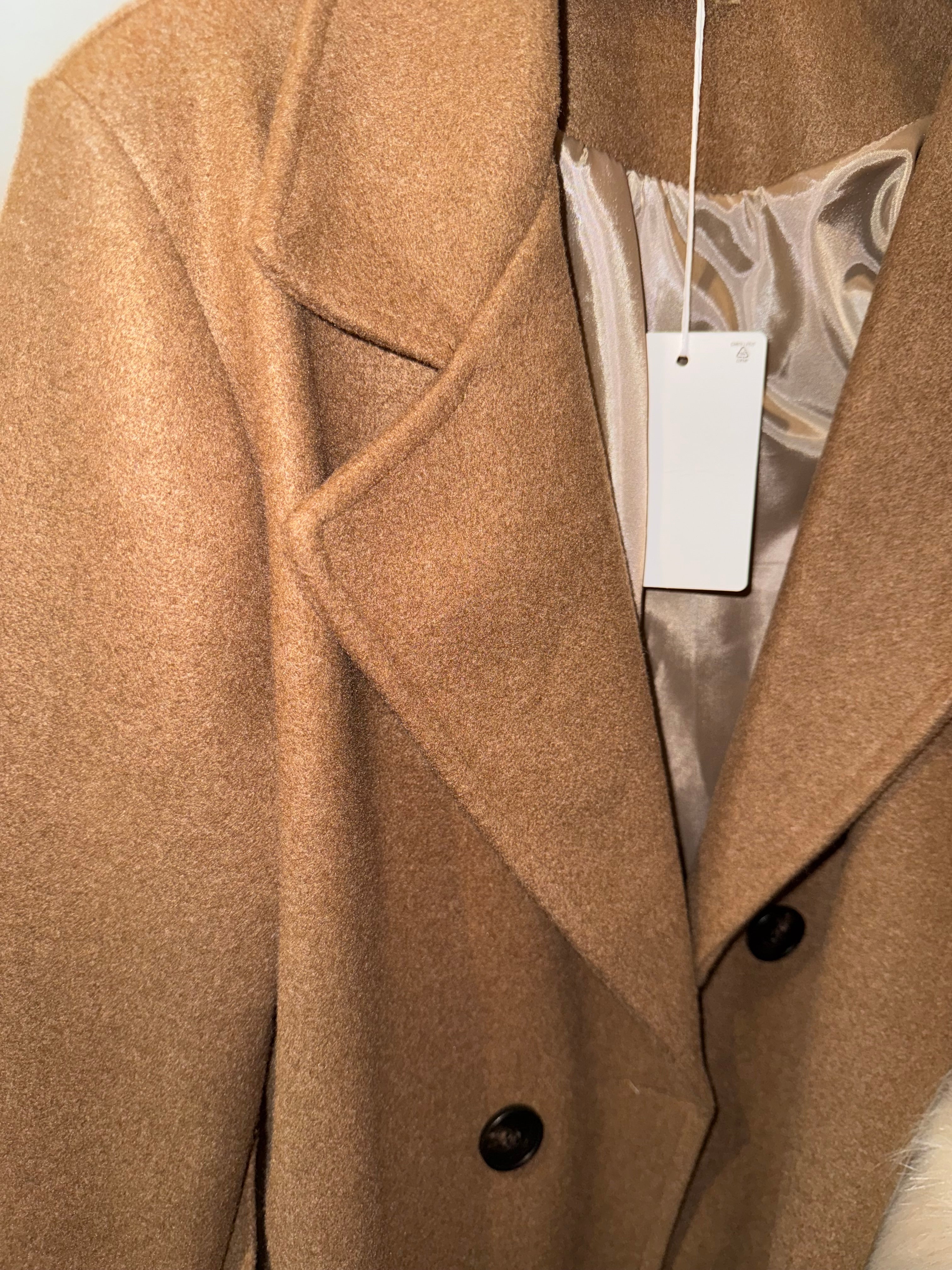 Manteau Long Élégant – Ceinturé & Structuré