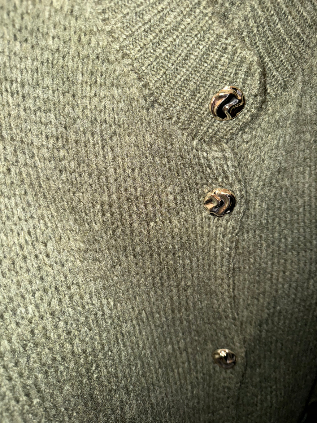 Cardigan Oversize – Manches Bouffantes & Boutons