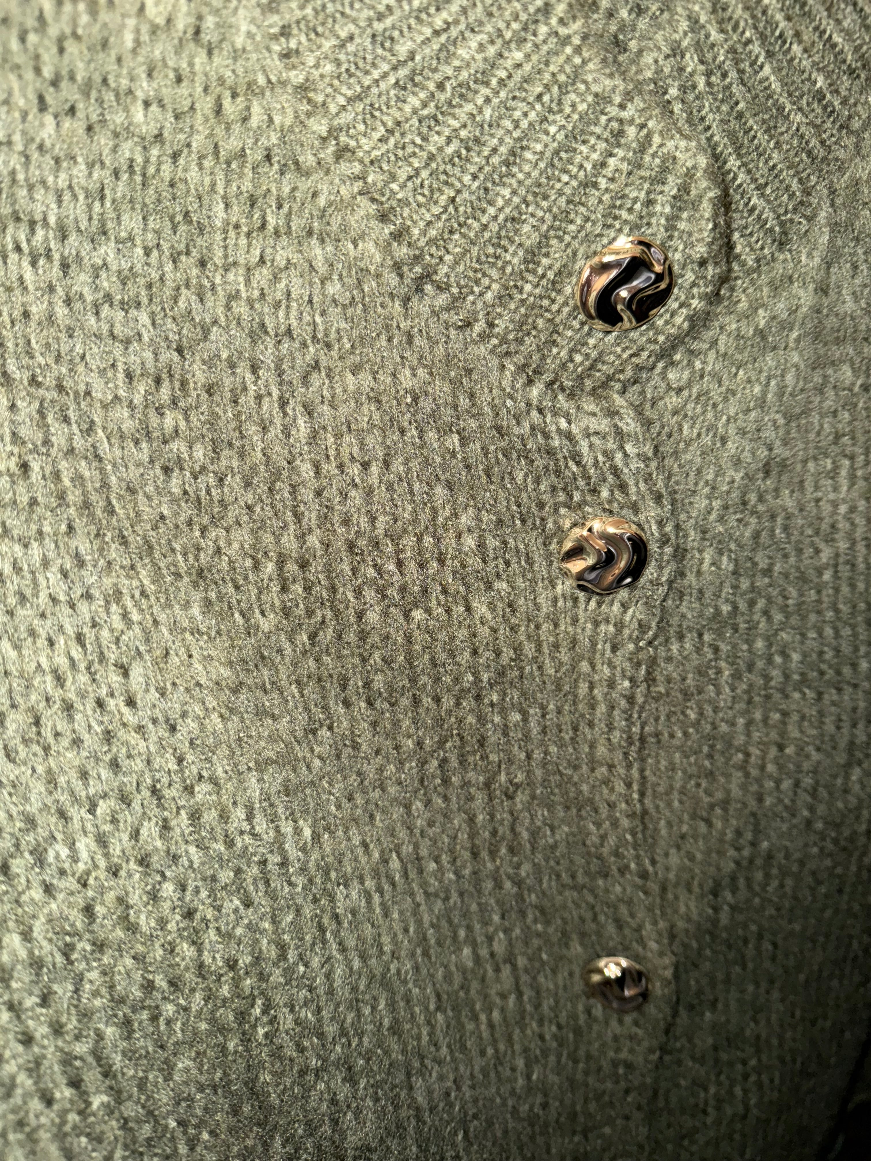 Cardigan Oversize – Manches Bouffantes & Boutons