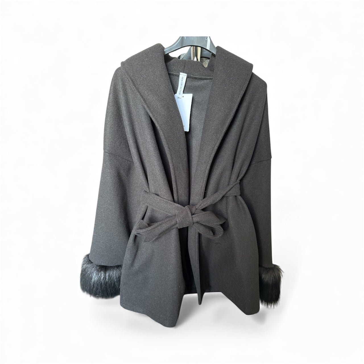 Manteau Ceinturé avec Fourrure aux Manches – Élégance & Confort